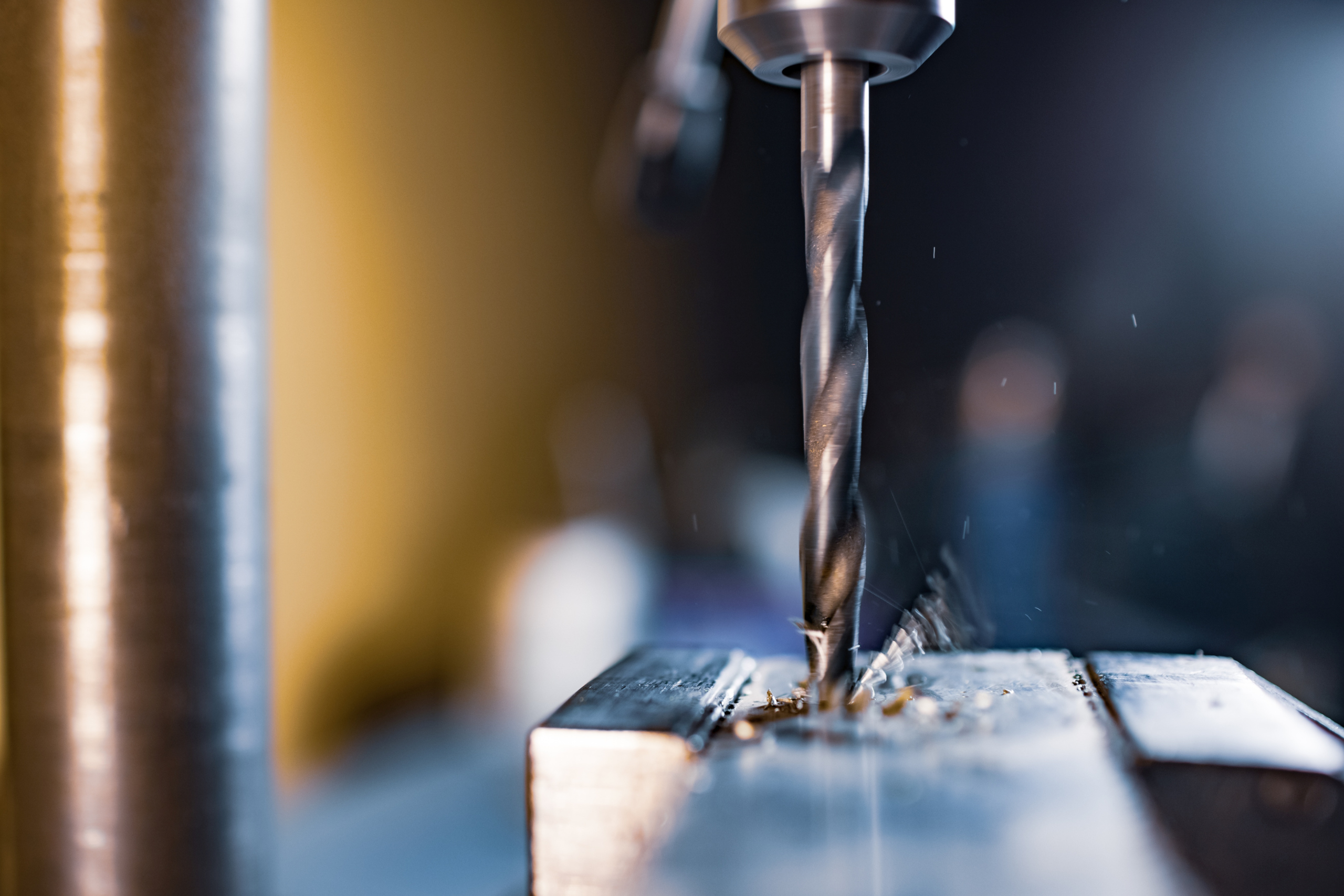 Wiercenie i frezowanie na jedym zdjęciu